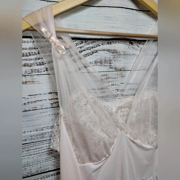 Lorraine Perfect Pink Nightgown size Medium Maxi Mid Century Vintage Lingerie - Picture 3 of 9